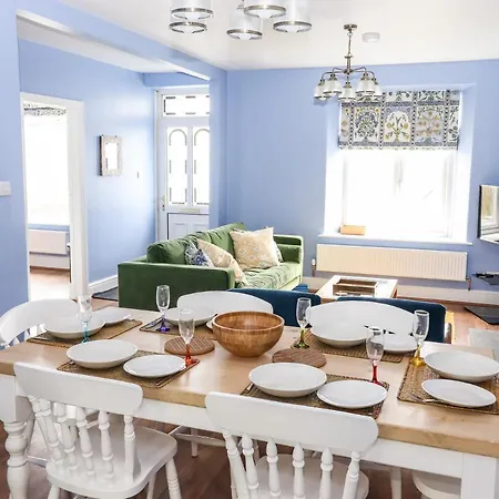 Estcote Holiday home *